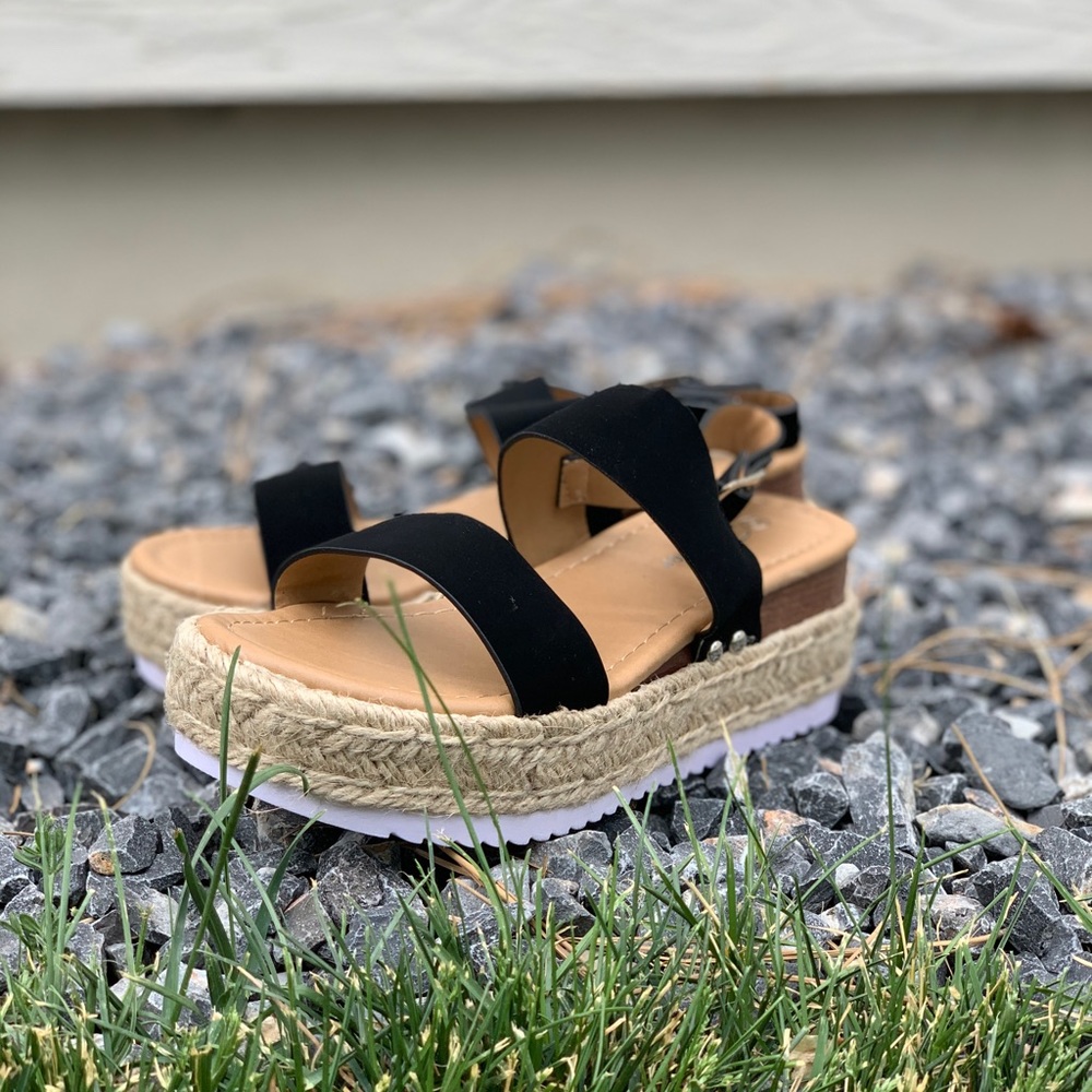 Brand New Women’s Black Platform Sandals New